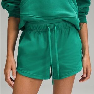 Lululemon inner glow shorts